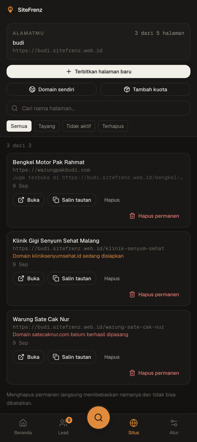 Layar Situs di panel SiteFrenz: alamat budi.sitefrenz.web.id dengan tiga halaman yang sudah tayang, salah satunya sudah dipindah ke domain kliennya